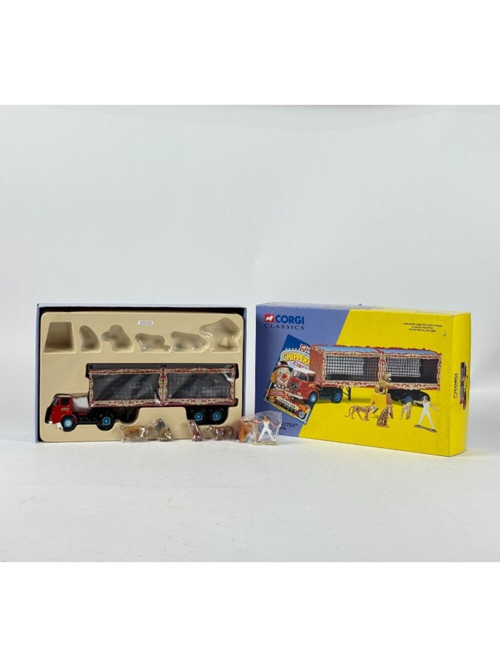 Vintage Corgi Chipperfield Circus ERF KV Truck Lions Tigers Diecast